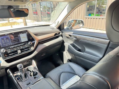 2022 Toyota Highlander Hybrid Limited