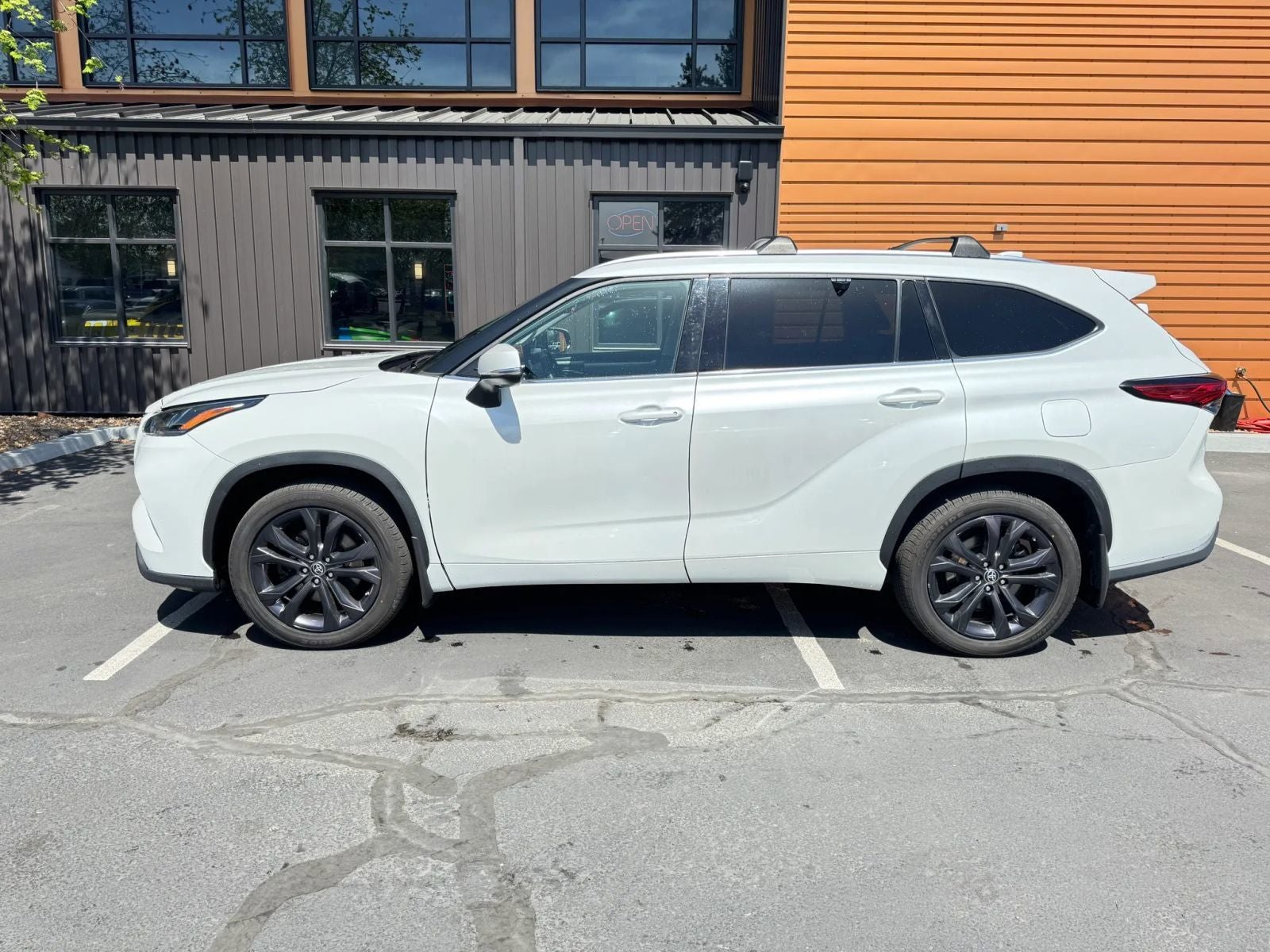 2022 Toyota Highlander Hybrid Limited