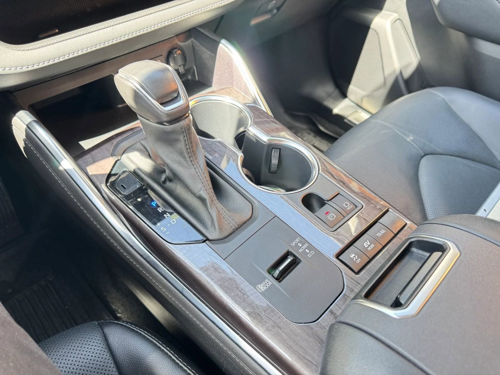 2022 Toyota Highlander Hybrid Limited