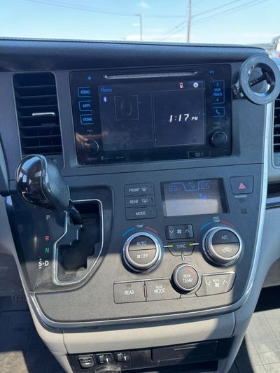 2016 Toyota Sienna XLE Minivan 4D