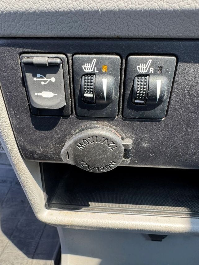 2016 Toyota Sienna XLE Minivan 4D