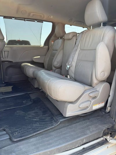 2016 Toyota Sienna XLE Minivan 4D