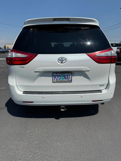 2016 Toyota Sienna XLE Minivan 4D