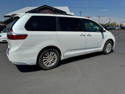 2016 Toyota Sienna XLE Minivan 4D