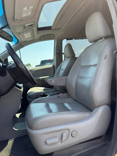 2016 Toyota Sienna XLE Minivan 4D