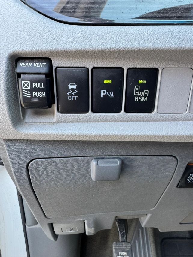 2016 Toyota Sienna XLE Minivan 4D