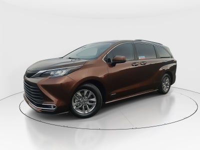 2021 Toyota Sienna XLE