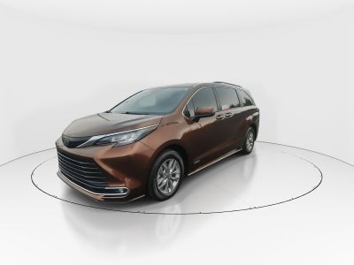 2021 Toyota Sienna XLE