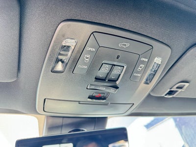 2025 Toyota Sienna Limited Van 4D