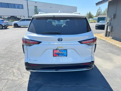 2025 Toyota Sienna Limited Van 4D