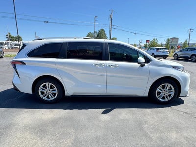2025 Toyota Sienna Limited Van 4D