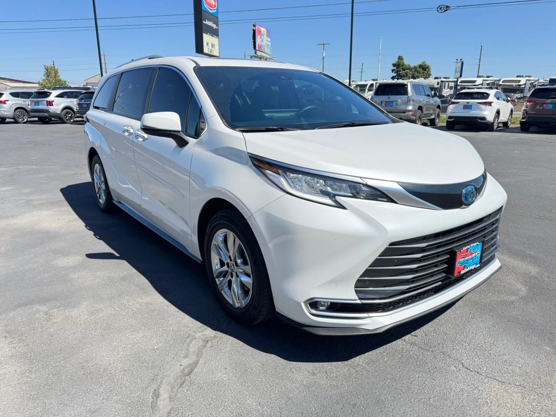2025 Toyota Sienna Limited Van 4D