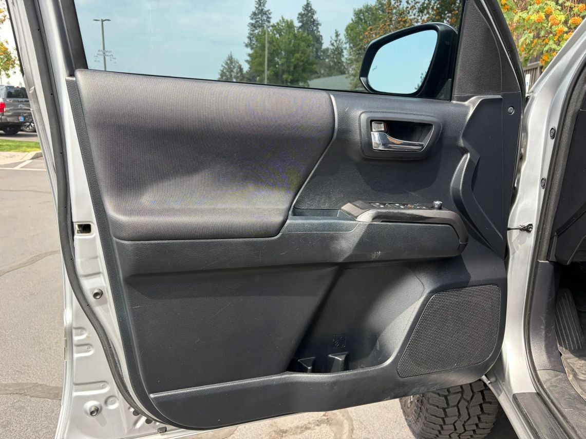 2018 Toyota Tacoma Double Cab TRD Off-Road Pickup 4D 5 ft