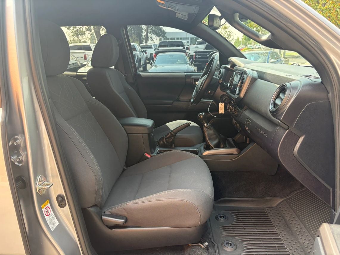 2018 Toyota Tacoma Double Cab TRD Off-Road Pickup 4D 5 ft