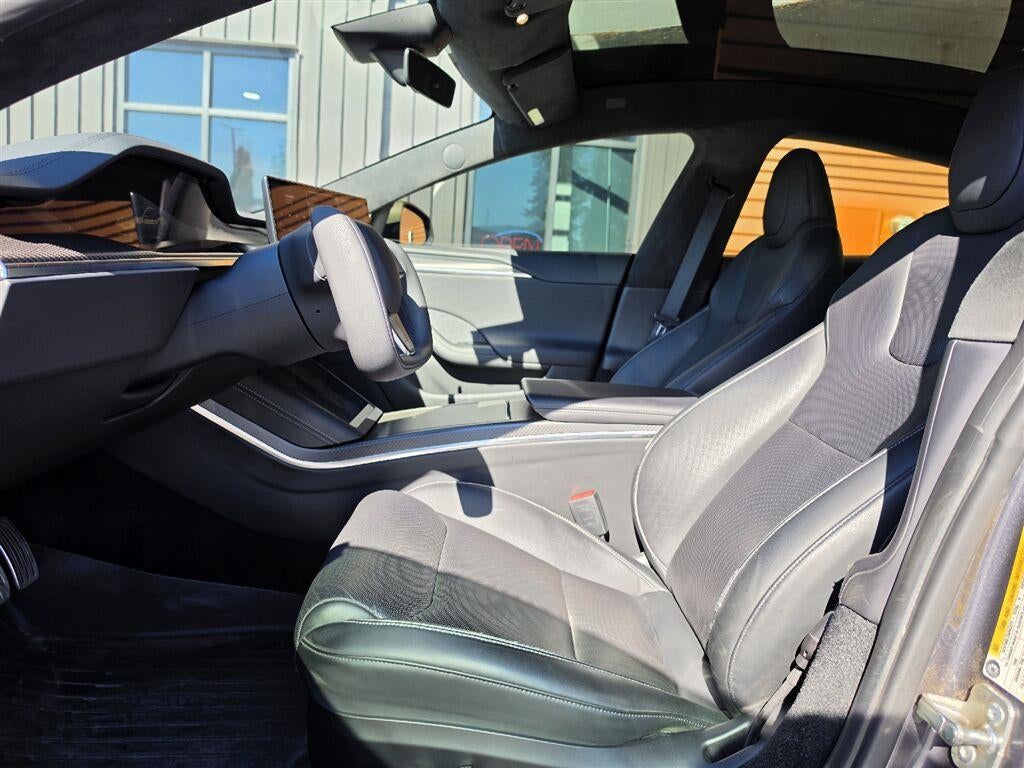 2022 Tesla Model S Plaid