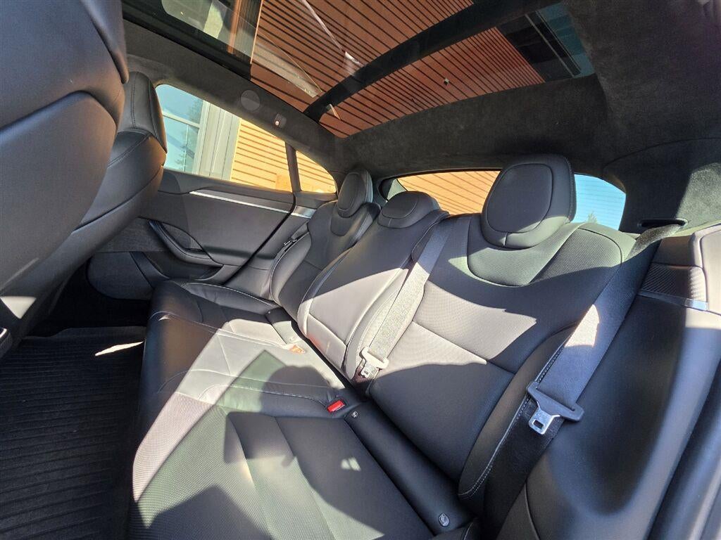 2022 Tesla Model S Plaid