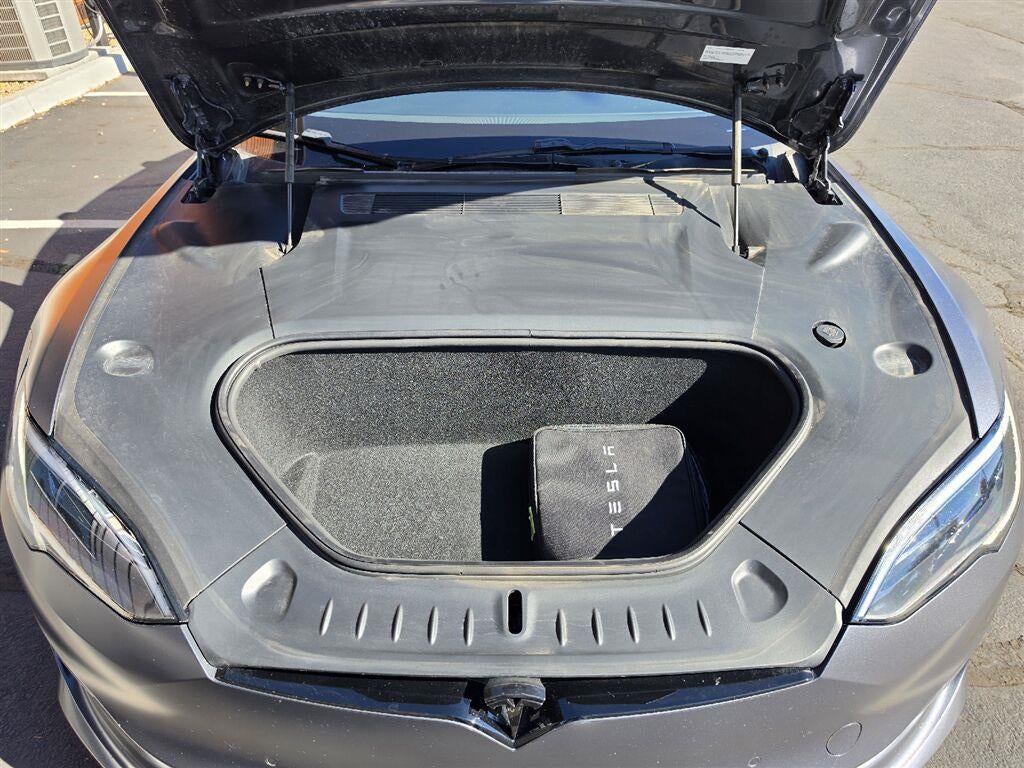 2022 Tesla Model S Plaid