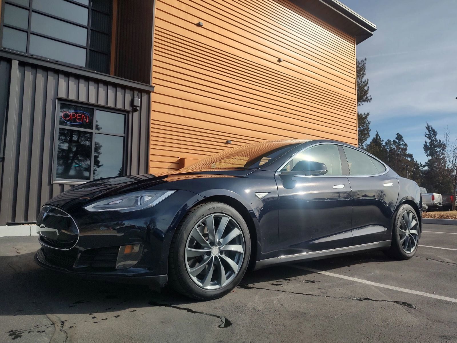 2015 Tesla Model S 70D