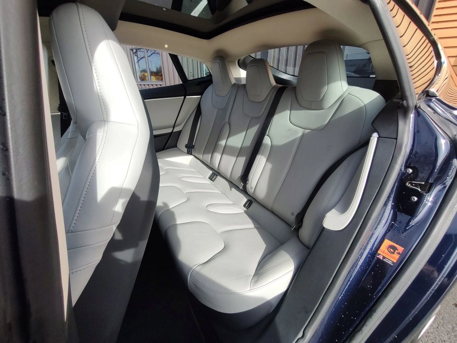 2015 Tesla Model S 70D