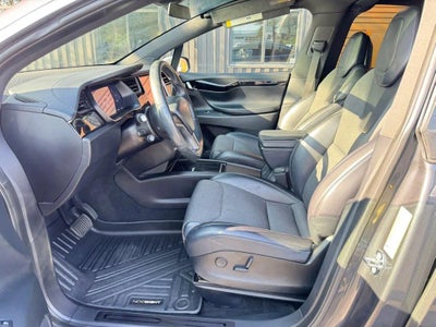 2018 Tesla Model X 75D Sport Utility 4D