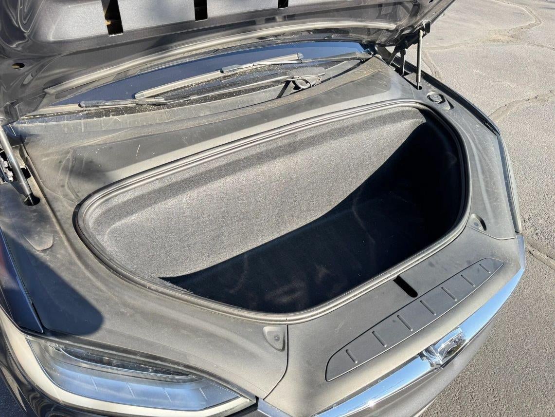 2018 Tesla Model X 75D Sport Utility 4D