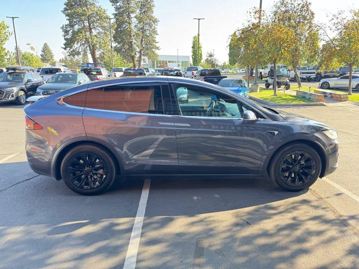 2018 Tesla Model X 75D Sport Utility 4D