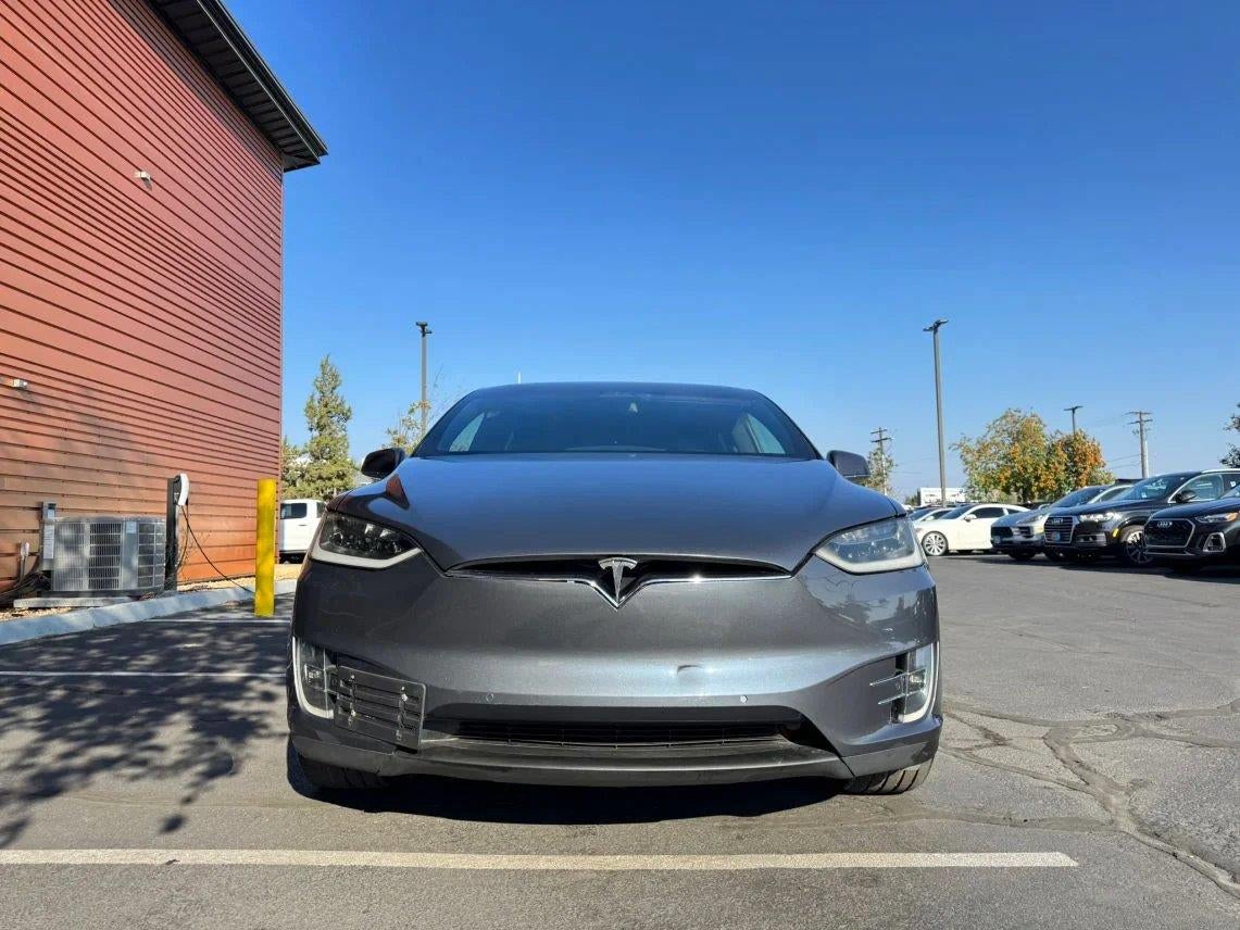 2018 Tesla Model X 75D Sport Utility 4D