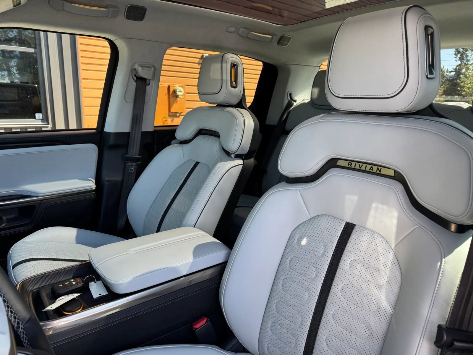 2023 Rivian R1T Adventure