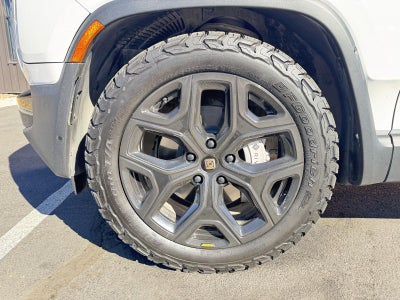 2024 Rivian R1T Adventure
