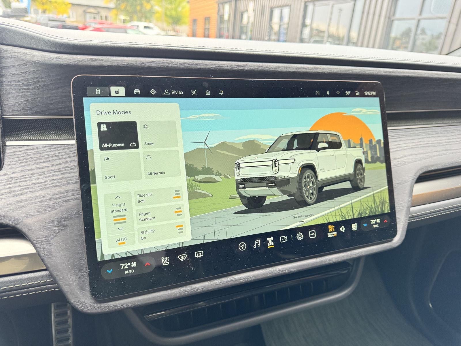 2024 Rivian R1T Adventure