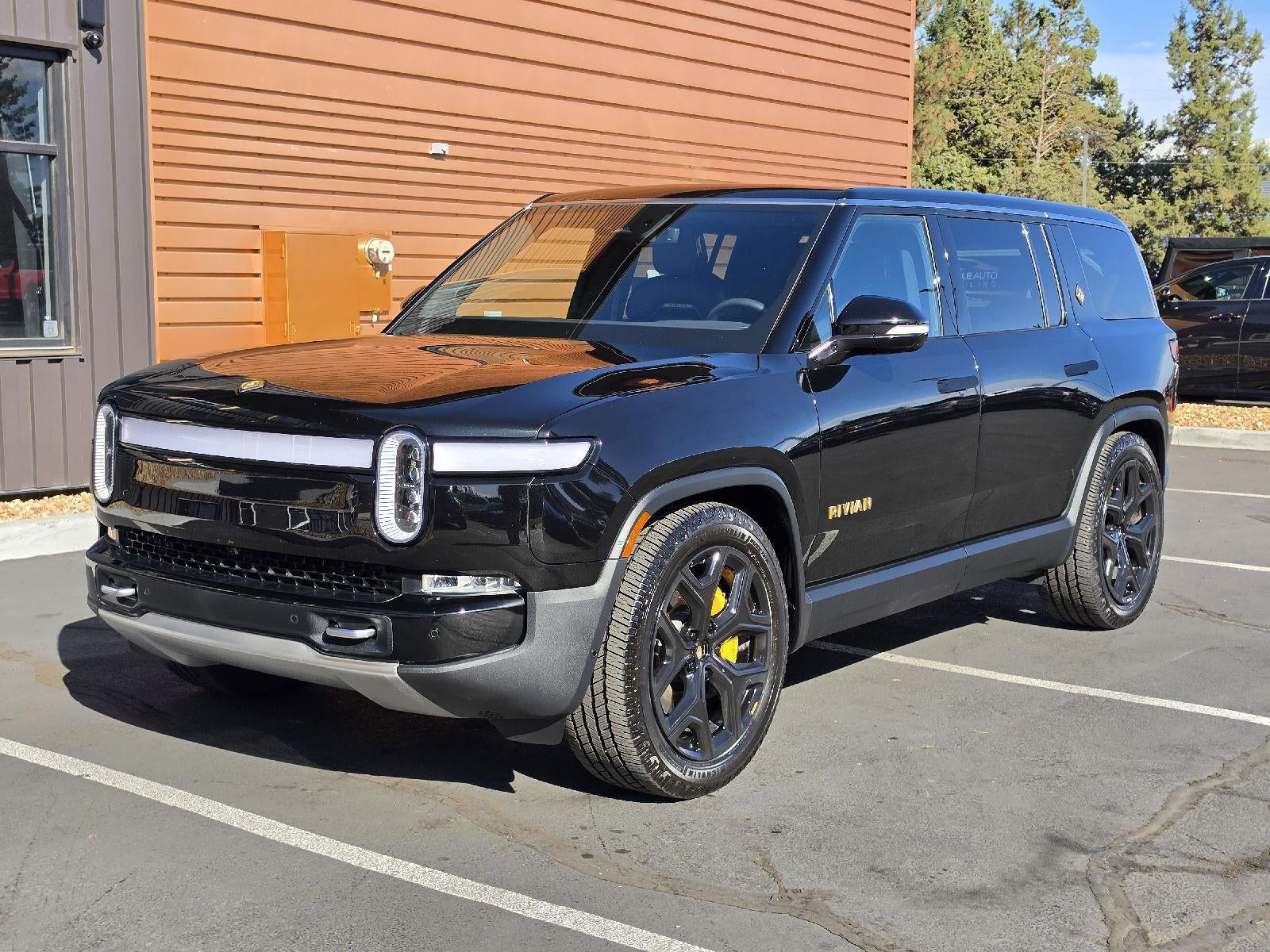 2023 Rivian R1S Adventure