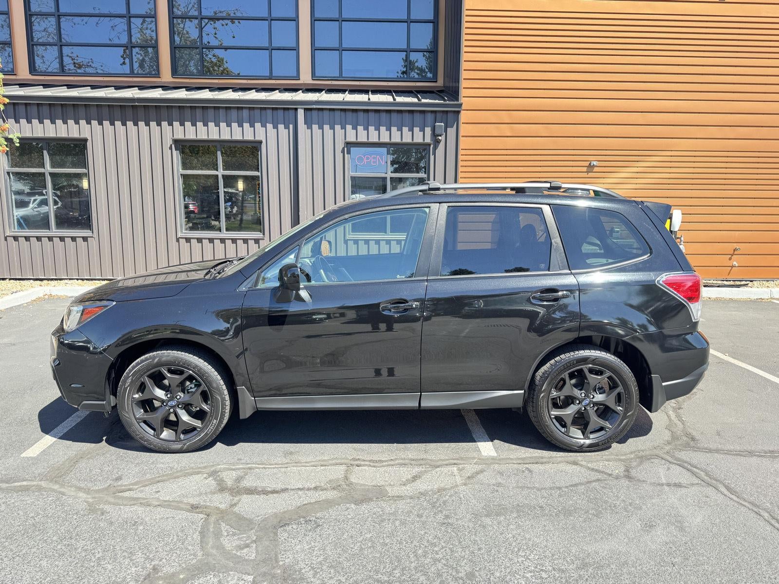 2018 Subaru Forester Premium Black Edition w/EyeSight