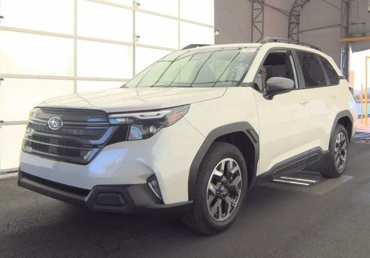 2025 Subaru Forester Premium's photo