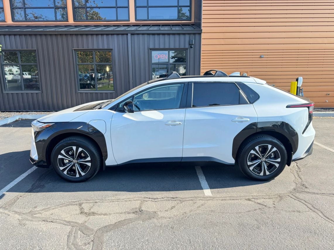 2024 Toyota bZ4X XLE Sport Utility 4D