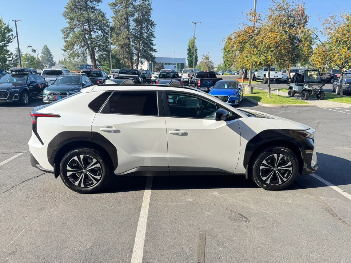 2024 Toyota bZ4X XLE Sport Utility 4D