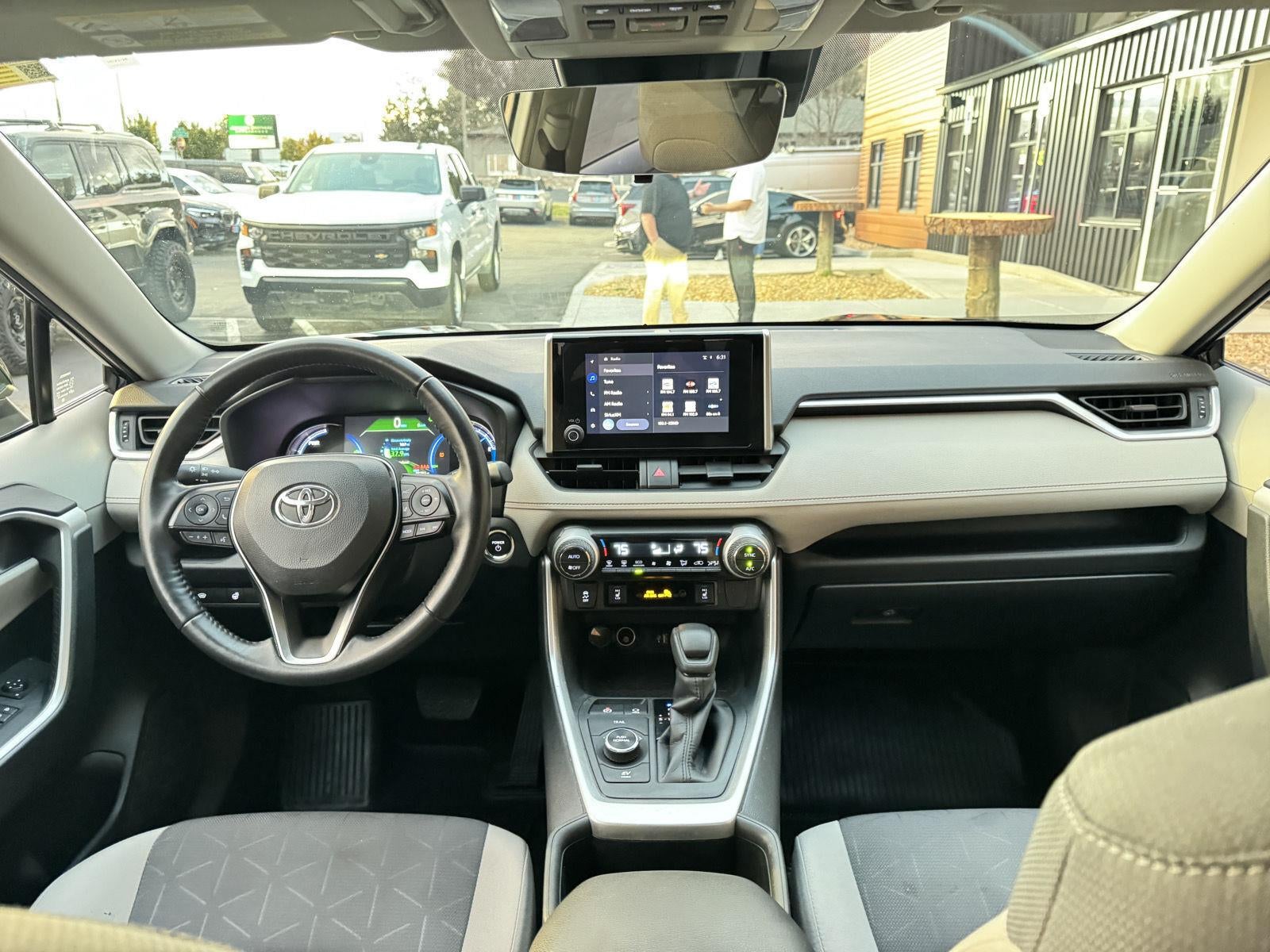 2025 Toyota RAV4 Hybrid XLE