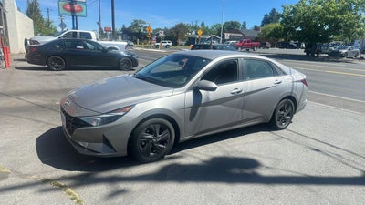 2021 Hyundai Elantra SEL Sedan 4D