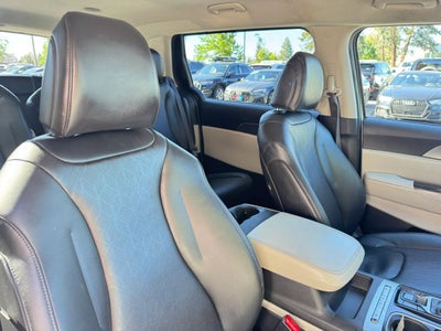 2022 Kia Carnival LX w/Seat Pkg Minivan 4D