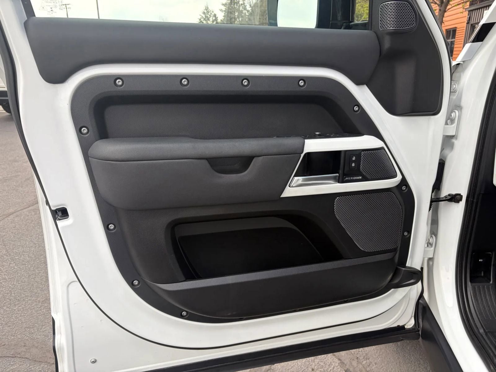 2020 Land Rover Defender 110 SE
