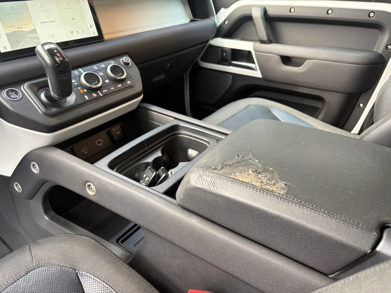 2020 Land Rover Defender 110 SE