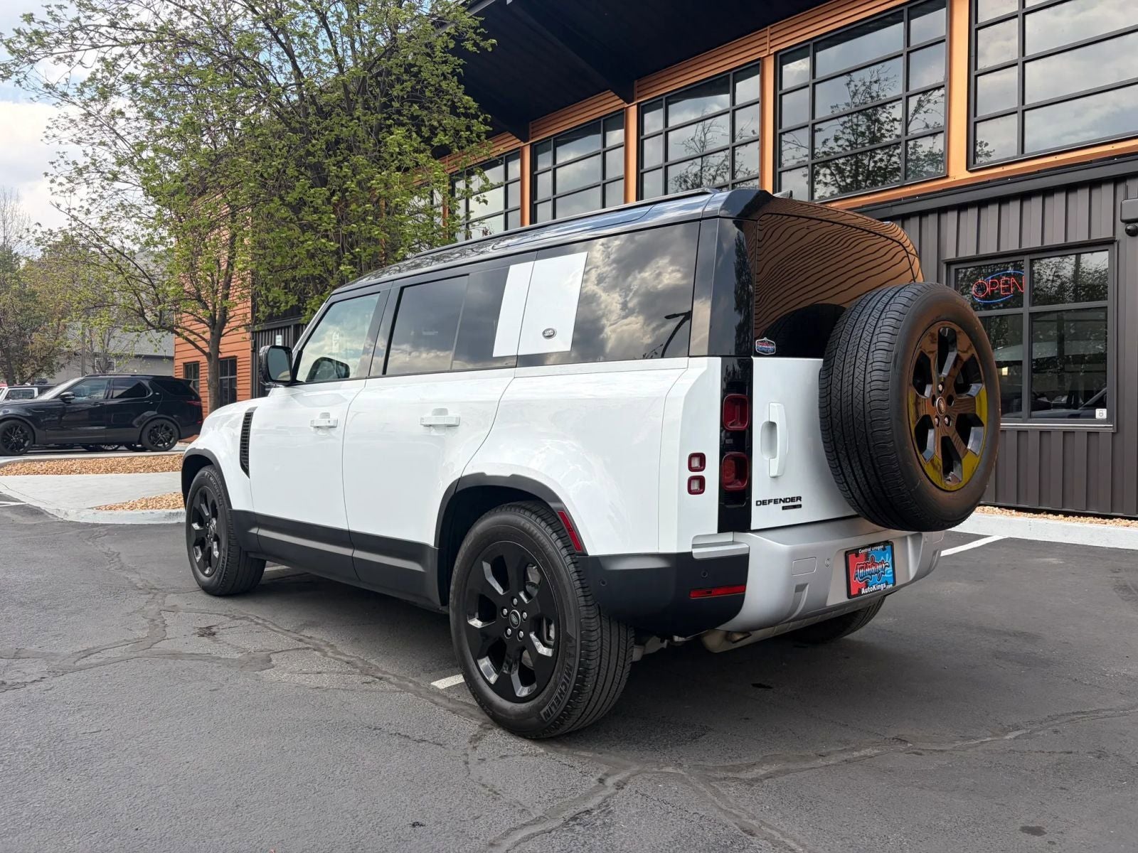 2020 Land Rover Defender 110 SE