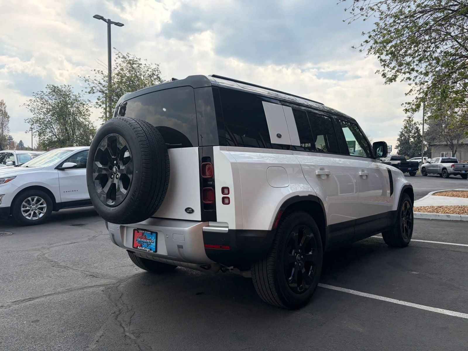 2020 Land Rover Defender 110 SE
