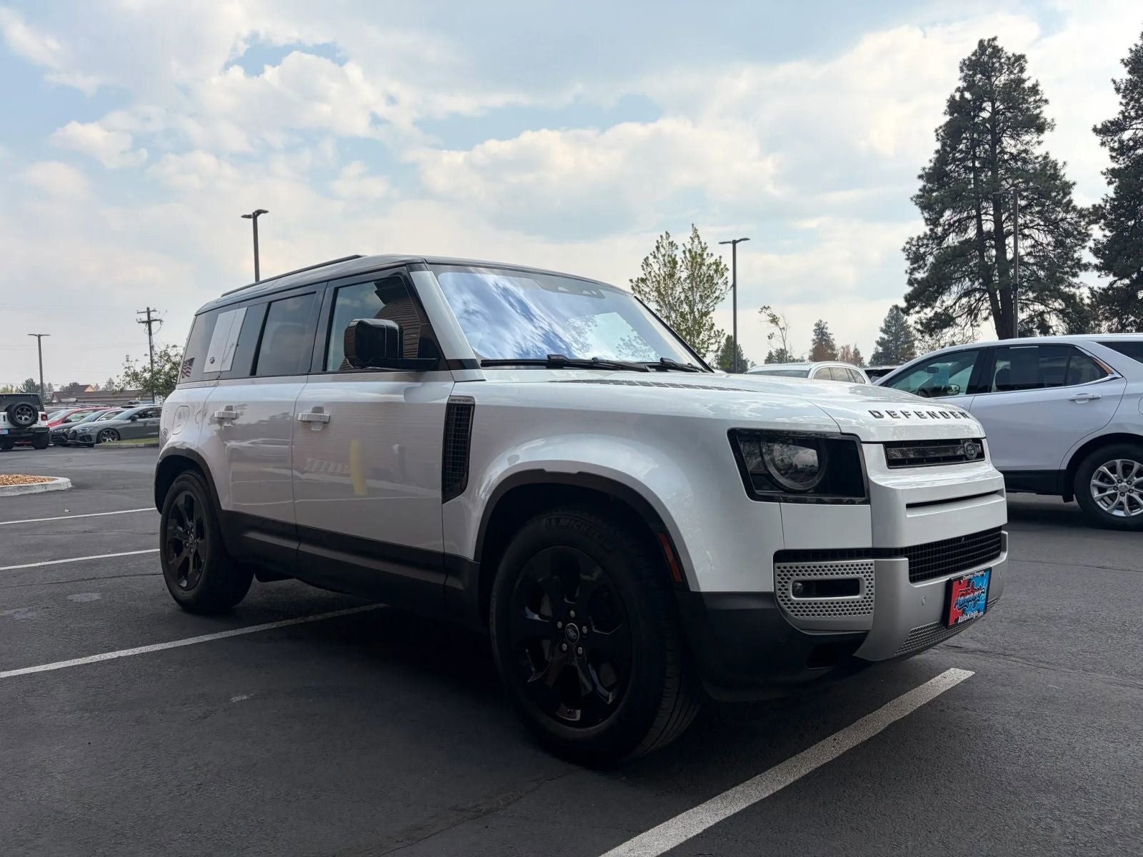 2020 Land Rover Defender 110 SE