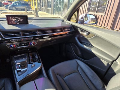 2019 Audi Q7 55 TFSI Premium Plus Sport Utility 4D