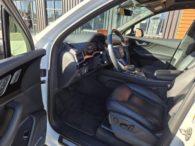 2019 Audi Q7 55 TFSI Premium Plus Sport Utility 4D