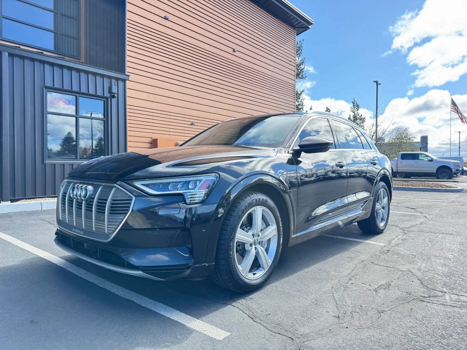2019 Audi e-tron Prestige