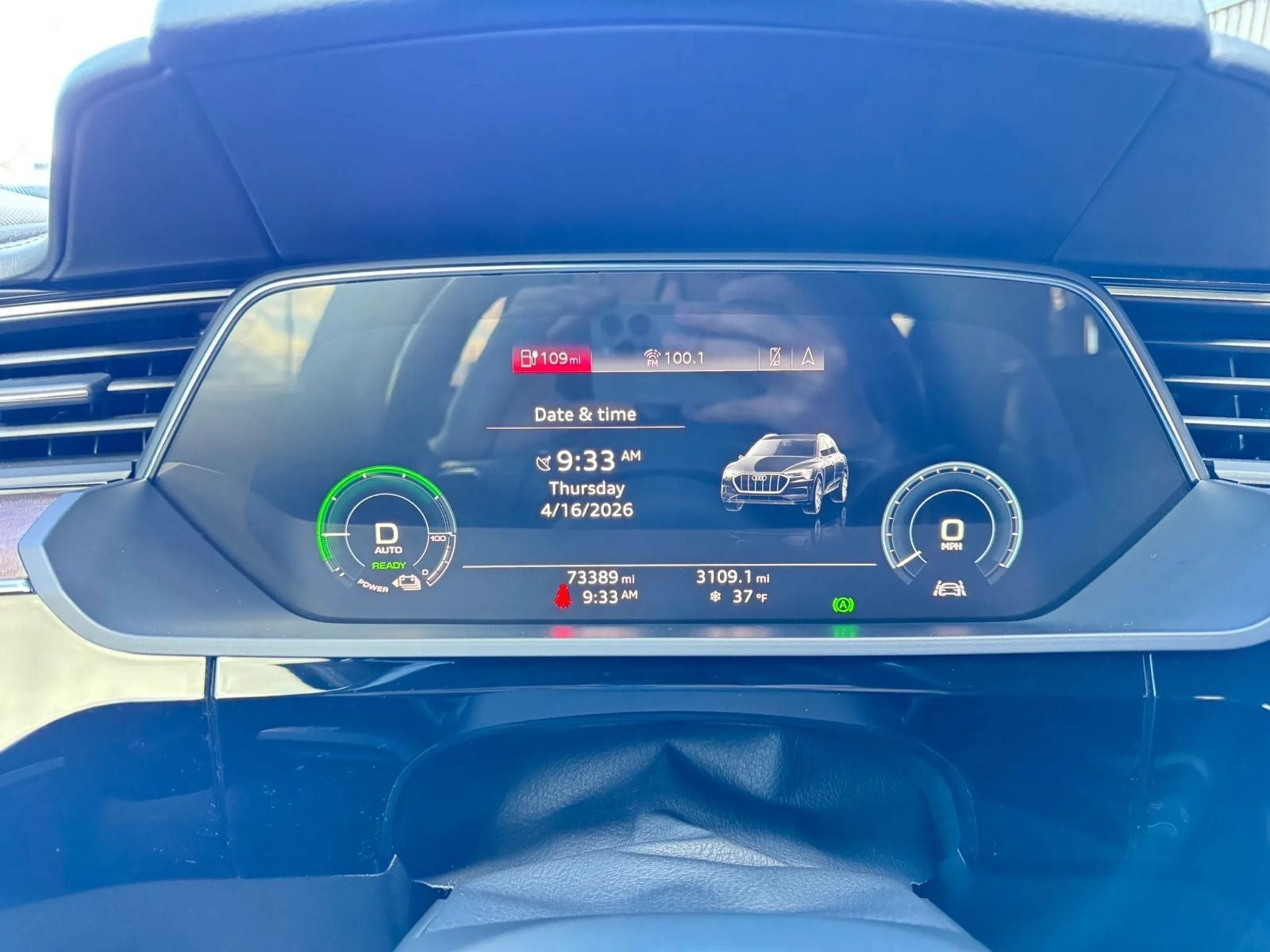 2019 Audi e-tron Prestige quattro