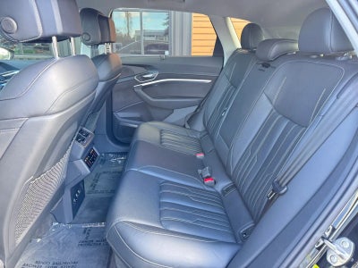 2019 Audi e-tron Prestige quattro