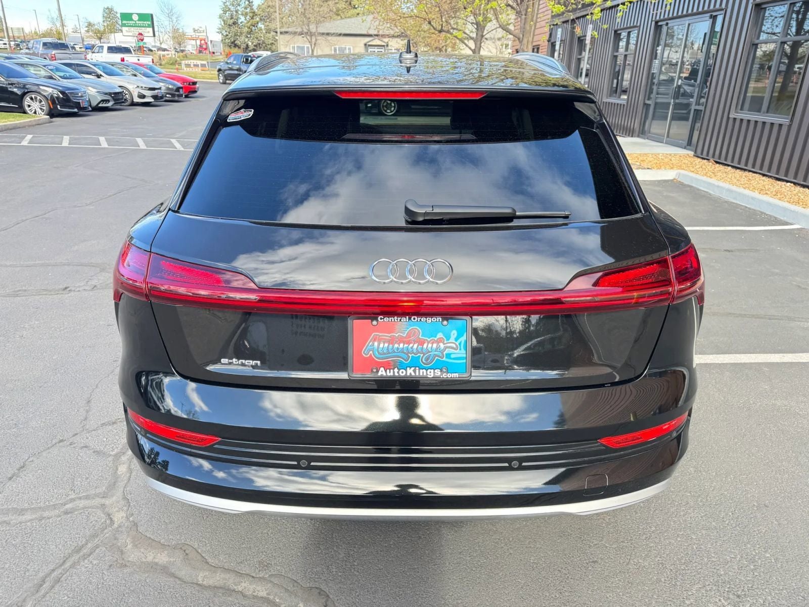 2019 Audi e-tron Prestige quattro