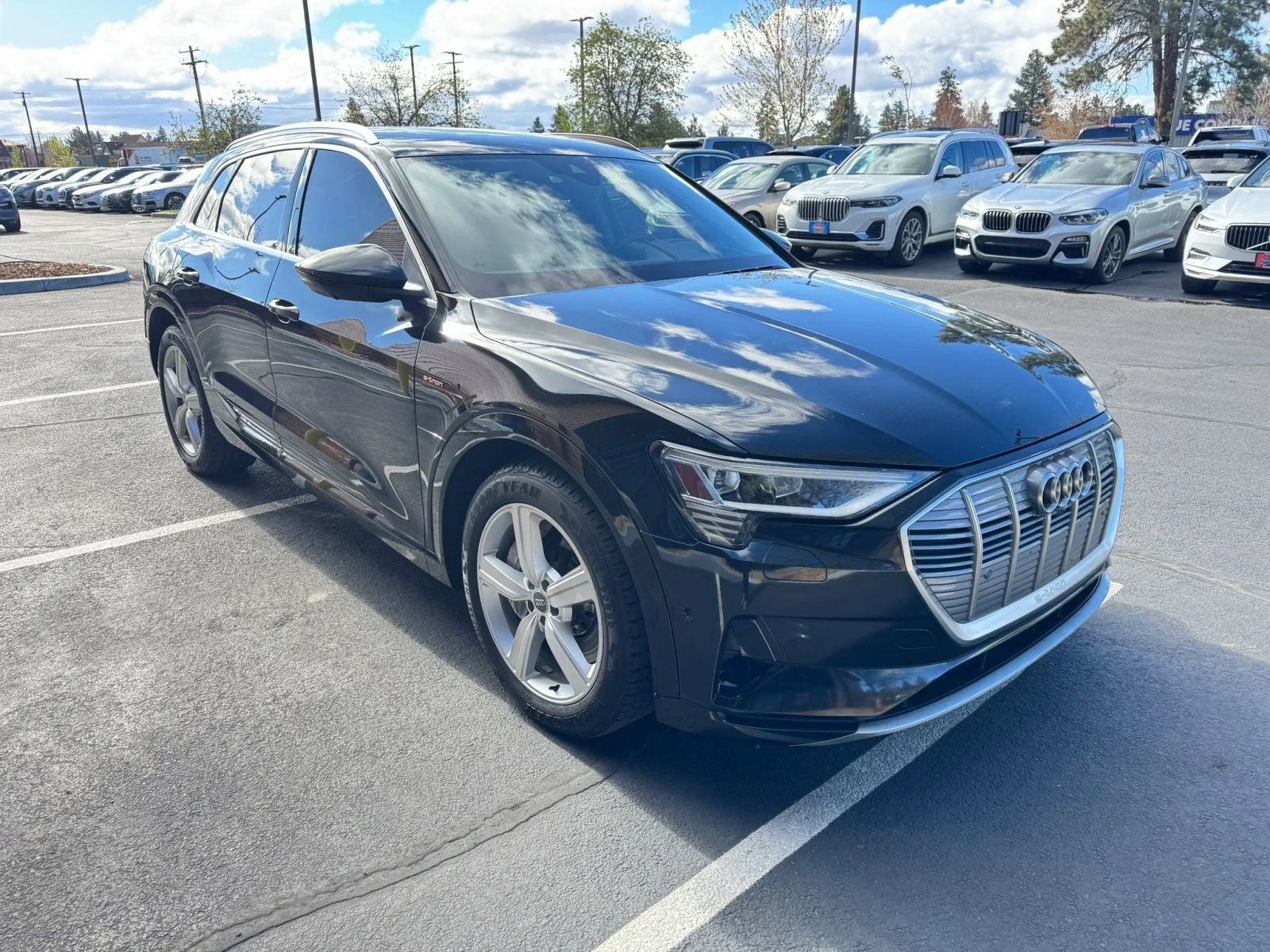 2019 Audi e-tron Prestige quattro